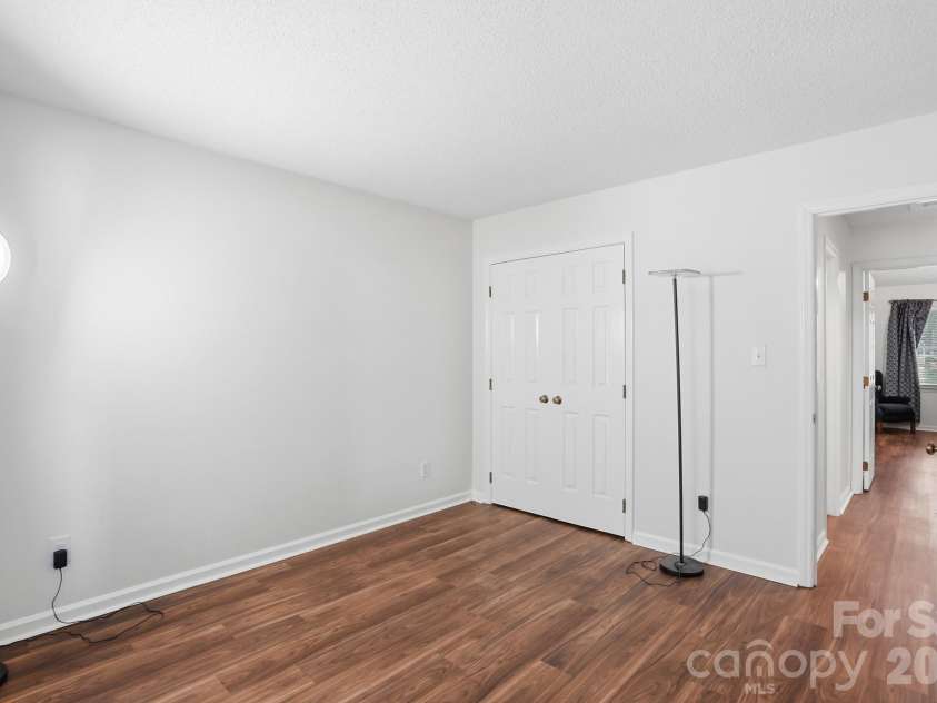 1539 Bear Mountain Road, Charlotte, NC 28214.  MLS# CAR4368236, YatesRealty ID 13545. 