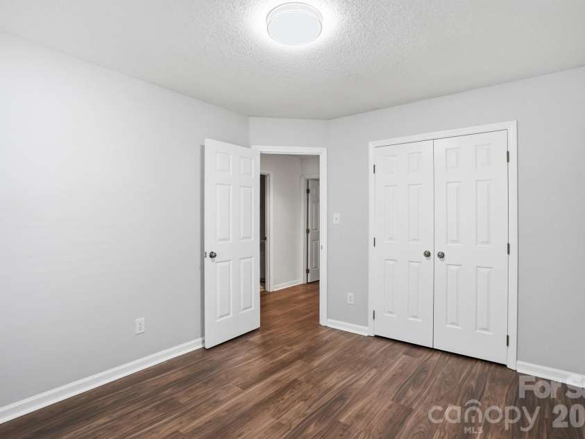 1539 Bear Mountain Road, Charlotte, NC 28214.  MLS# CAR4368236, YatesRealty ID 13545. 