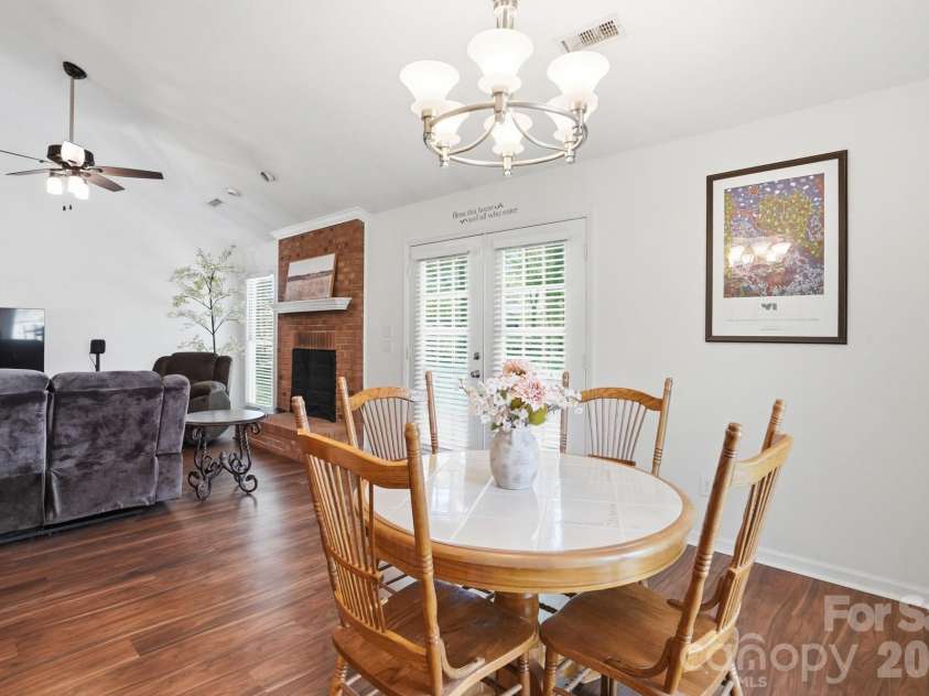 1539 Bear Mountain Road, Charlotte, NC 28214.  MLS# CAR4368236, YatesRealty ID 13545. 