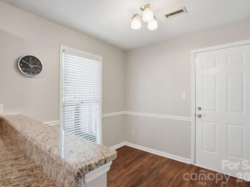 1539 Bear Mountain Road, Charlotte, NC 28214.  MLS# CAR4368236, YatesRealty ID 13545. Breakfast room