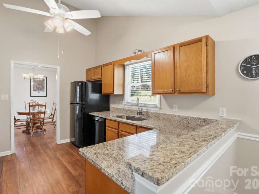 1539 Bear Mountain Road, Charlotte, NC 28214.  MLS# CAR4368236, YatesRealty ID 13545. Granite Countertops
