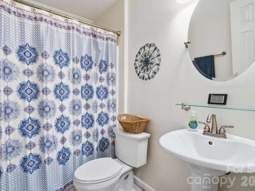 1539 Bear Mountain Road, Charlotte, NC 28214.  MLS# CAR4368236, YatesRealty ID 13545. Hallway Bathroom