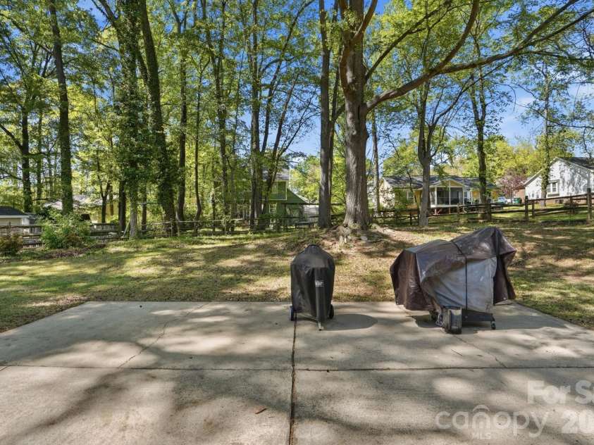 1539 Bear Mountain Road, Charlotte, NC 28214.  MLS# CAR4368236, YatesRealty ID 13545. Oversized patio