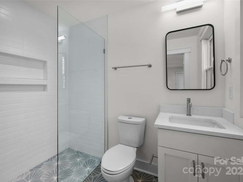 3109 Colyer Place, Charlotte, NC 28205.  MLS# CAR4187031, YatesRealty ID 13545. 