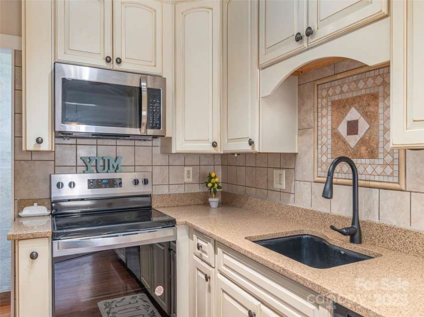 303 Miami Drive, Waynesville, NC 28785.  MLS# CAR4220440, YatesRealty ID 13546. 