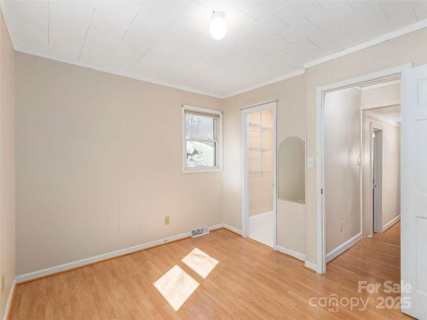 303 Miami Drive, Waynesville, NC 28785.  MLS# CAR4220440, YatesRealty ID 13546. 
