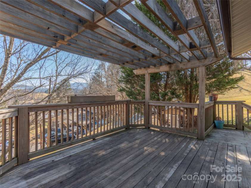 303 Miami Drive, Waynesville, NC 28785.  MLS# CAR4220440, YatesRealty ID 13546. 