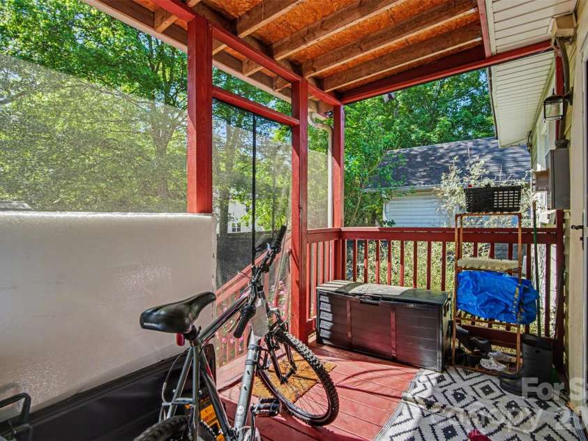 815 Jackson Street, Salisbury, NC 28144.  MLS# CAR4364151, YatesRealty ID 13546. 