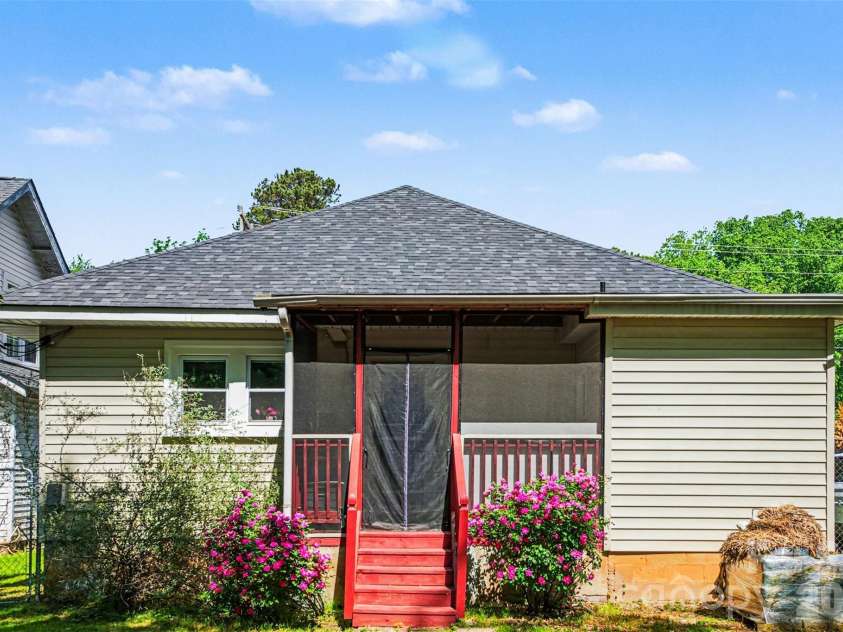 815 Jackson Street, Salisbury, NC 28144.  MLS# CAR4364151, YatesRealty ID 13546. 