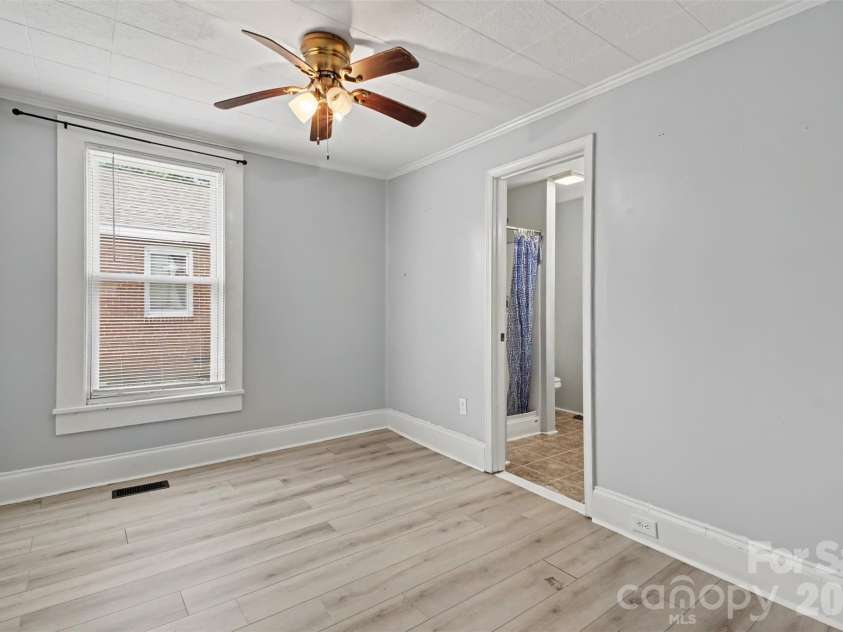 815 Jackson Street, Salisbury, NC 28144.  MLS# CAR4364151, YatesRealty ID 13546. 