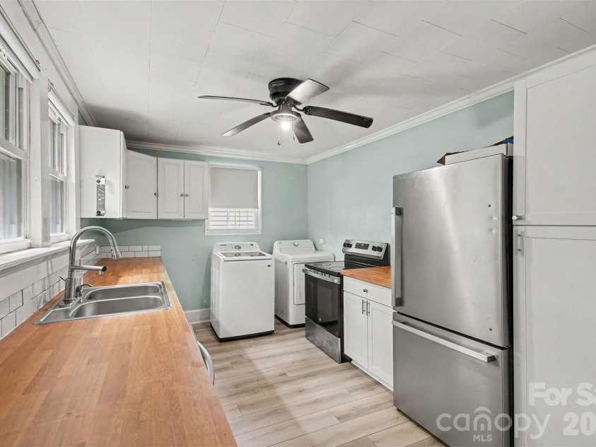 815 Jackson Street, Salisbury, NC 28144.  MLS# CAR4364151, YatesRealty ID 13546. 
