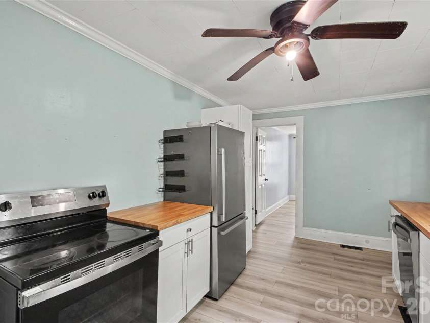 815 Jackson Street, Salisbury, NC 28144.  MLS# CAR4364151, YatesRealty ID 13546. 
