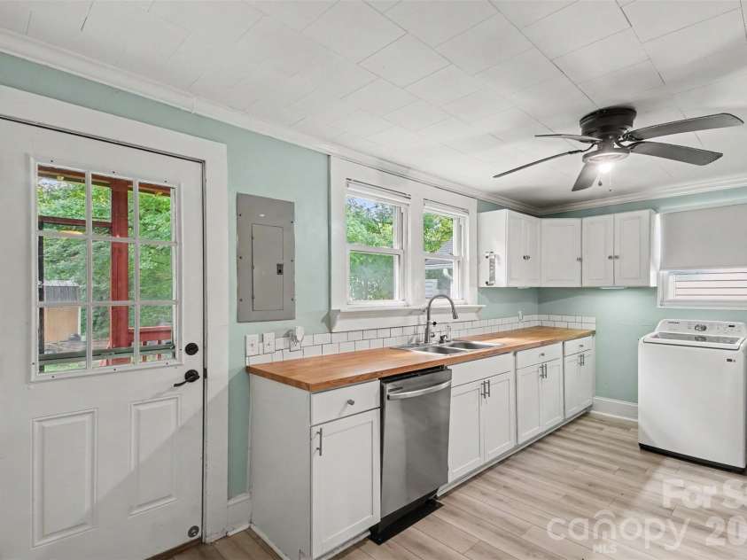 815 Jackson Street, Salisbury, NC 28144.  MLS# CAR4364151, YatesRealty ID 13546. 