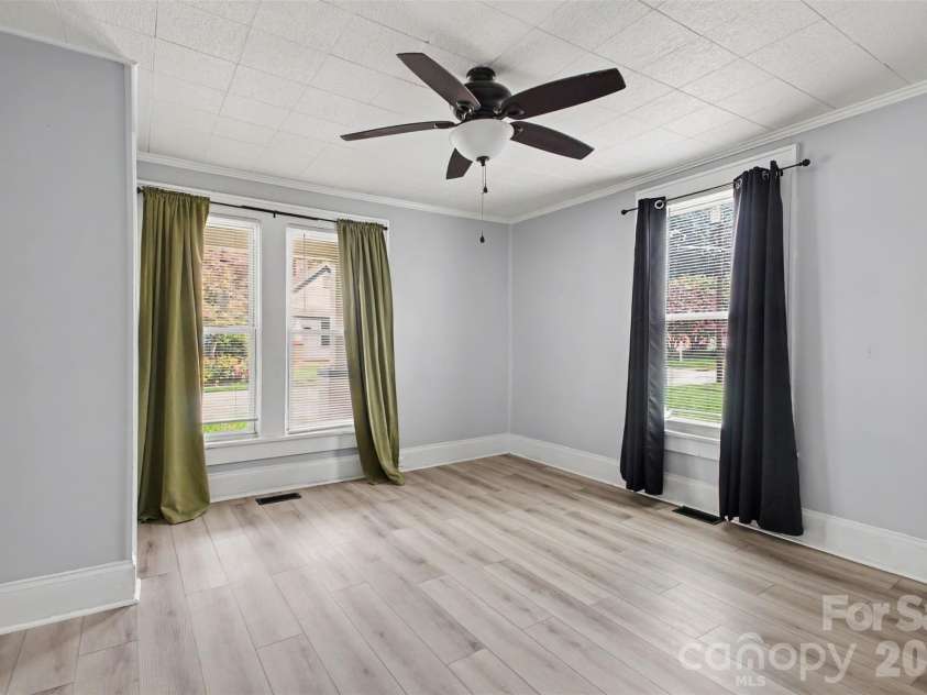 815 Jackson Street, Salisbury, NC 28144.  MLS# CAR4364151, YatesRealty ID 13546. 