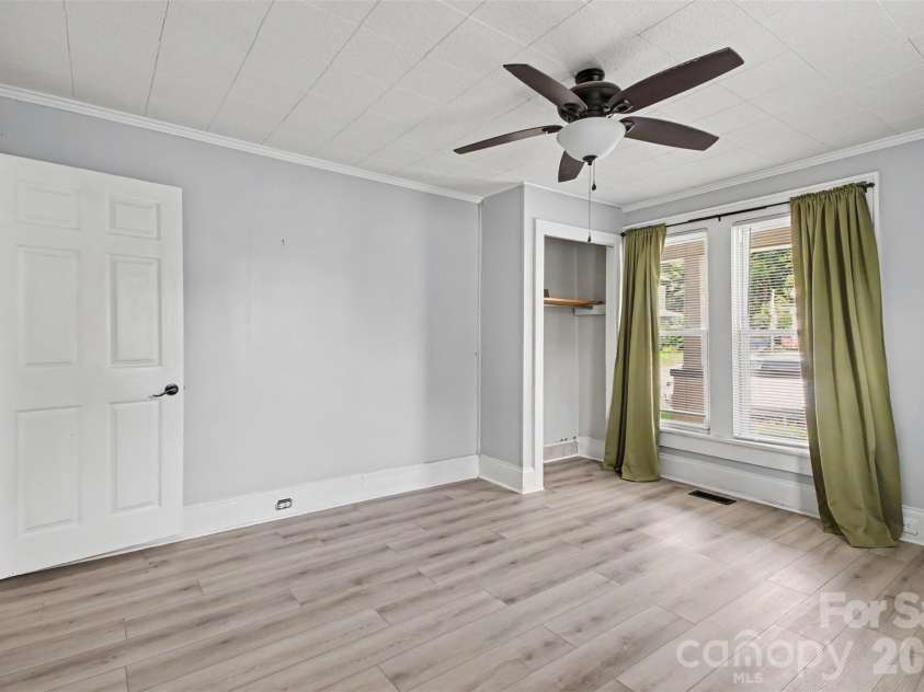 815 Jackson Street, Salisbury, NC 28144.  MLS# CAR4364151, YatesRealty ID 13546. 