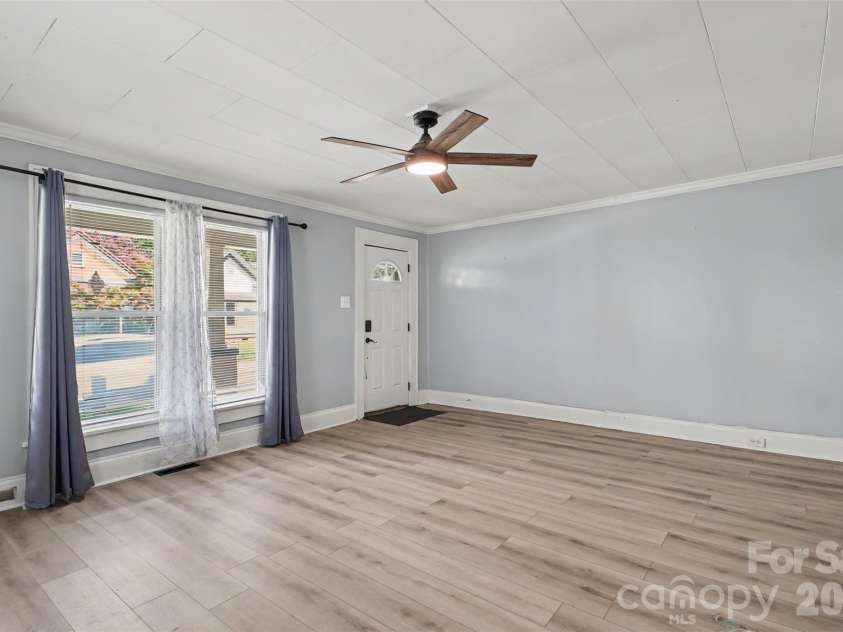815 Jackson Street, Salisbury, NC 28144.  MLS# CAR4364151, YatesRealty ID 13546. 