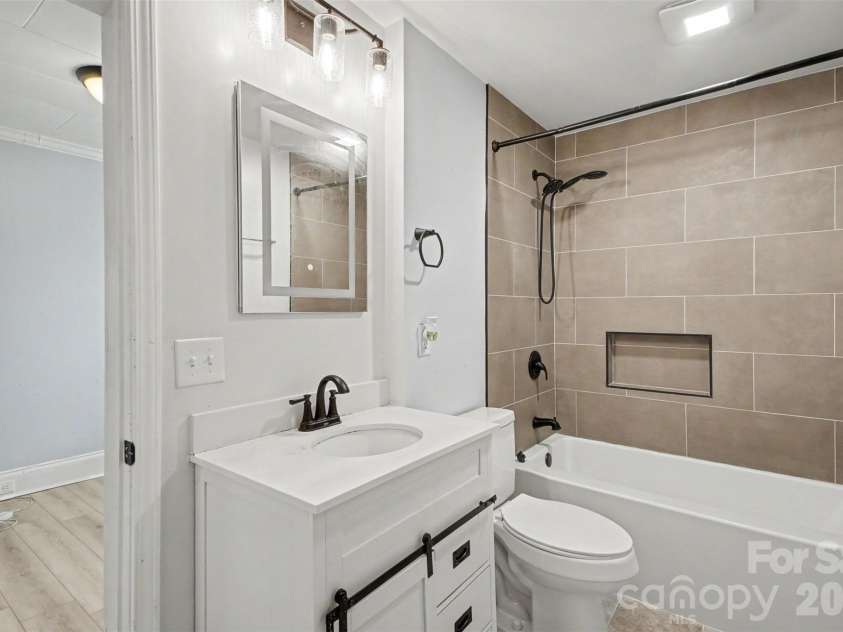 815 Jackson Street, Salisbury, NC 28144.  MLS# CAR4364151, YatesRealty ID 13546. 