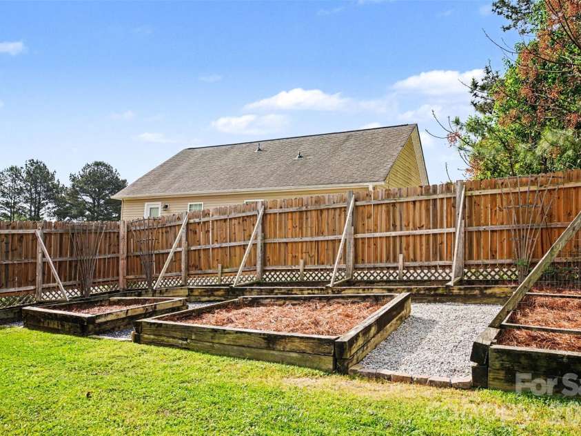 325 Eagle Creek Road, Clover, SC 29710.  MLS# CAR4369305, YatesRealty ID 13548. 