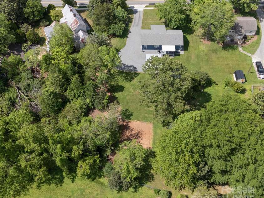 413 London Street, Morganton, NC 28655.  MLS# CAR4214460, YatesRealty ID 13548. 