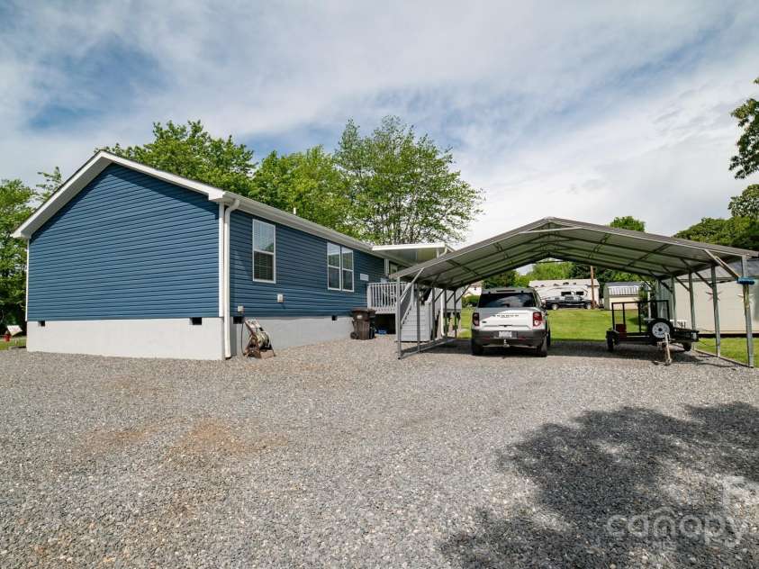 413 London Street, Morganton, NC 28655.  MLS# CAR4214460, YatesRealty ID 13548. 