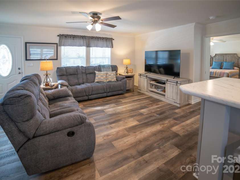413 London Street, Morganton, NC 28655.  MLS# CAR4214460, YatesRealty ID 13548. Living Room