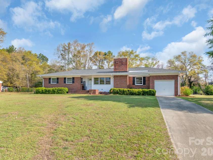 5495 Kershaw Camden Highway, Heath Springs, SC 29058.  MLS# CAR4359531, YatesRealty ID 13549. 