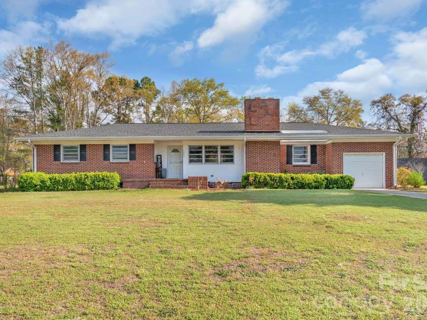 5495 Kershaw Camden Highway, Heath Springs, SC 29058.  MLS# CAR4359531, YatesRealty ID 13549. 