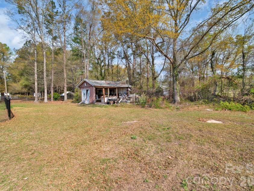 5495 Kershaw Camden Highway, Heath Springs, SC 29058.  MLS# CAR4359531, YatesRealty ID 13549. 