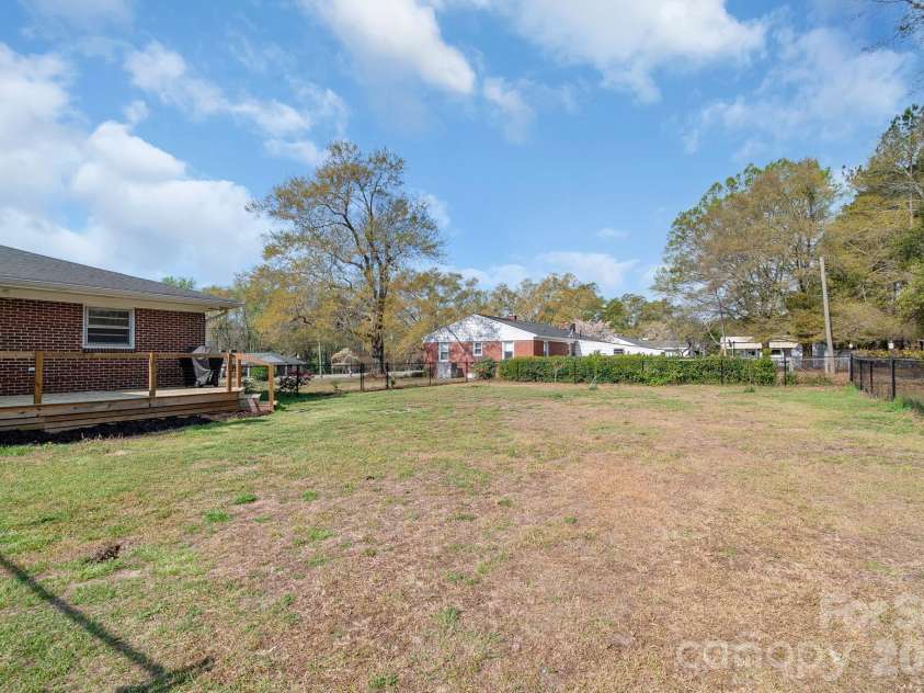 5495 Kershaw Camden Highway, Heath Springs, SC 29058.  MLS# CAR4359531, YatesRealty ID 13549. 