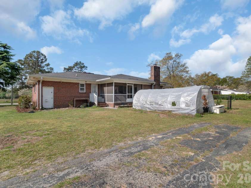 5495 Kershaw Camden Highway, Heath Springs, SC 29058.  MLS# CAR4359531, YatesRealty ID 13549. 
