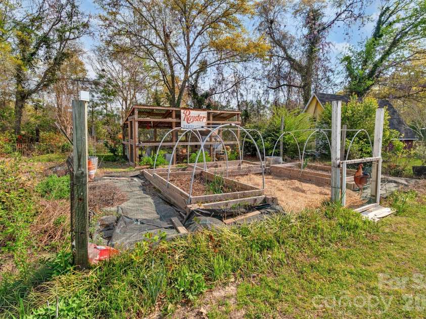 5495 Kershaw Camden Highway, Heath Springs, SC 29058.  MLS# CAR4359531, YatesRealty ID 13549. 