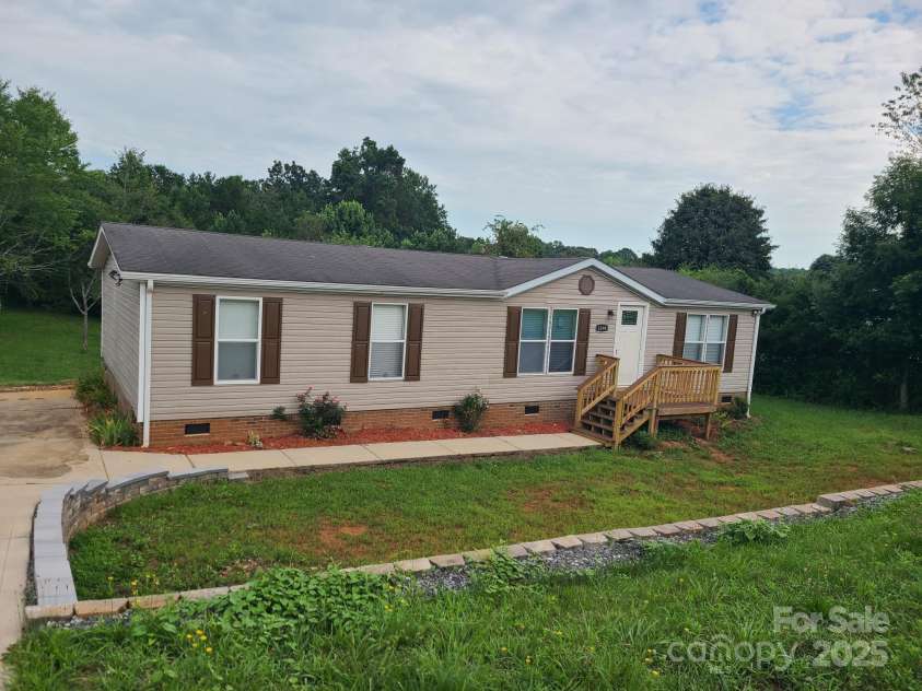 1098 Remington Drive, Conover, NC 28613.  MLS# CAR4328545, YatesRealty ID 1355. 