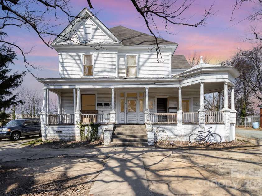 616 Mebane Street, Burlington, NC 27217.  MLS# CAR4228232, YatesRealty ID 1355. 