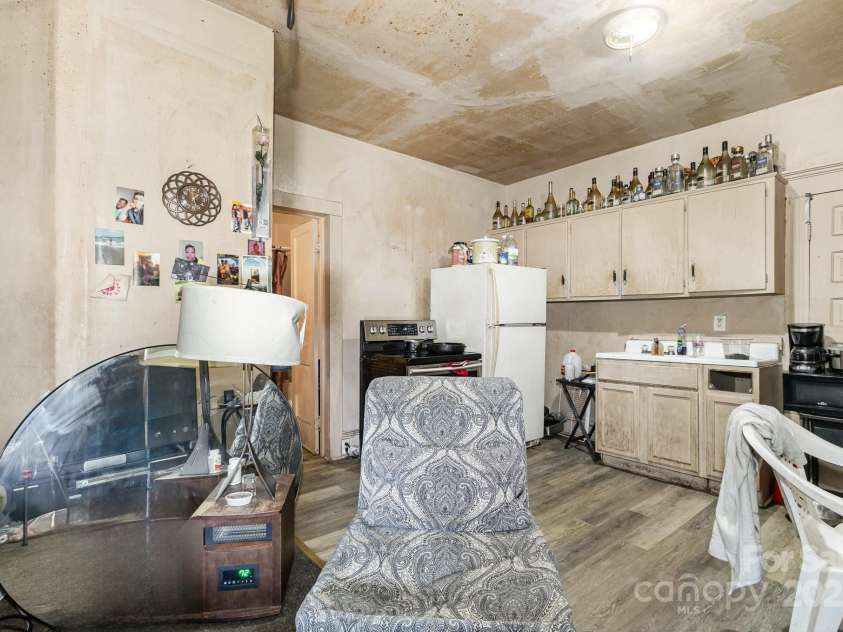 616 Mebane Street, Burlington, NC 27217.  MLS# CAR4228232, YatesRealty ID 1355. 