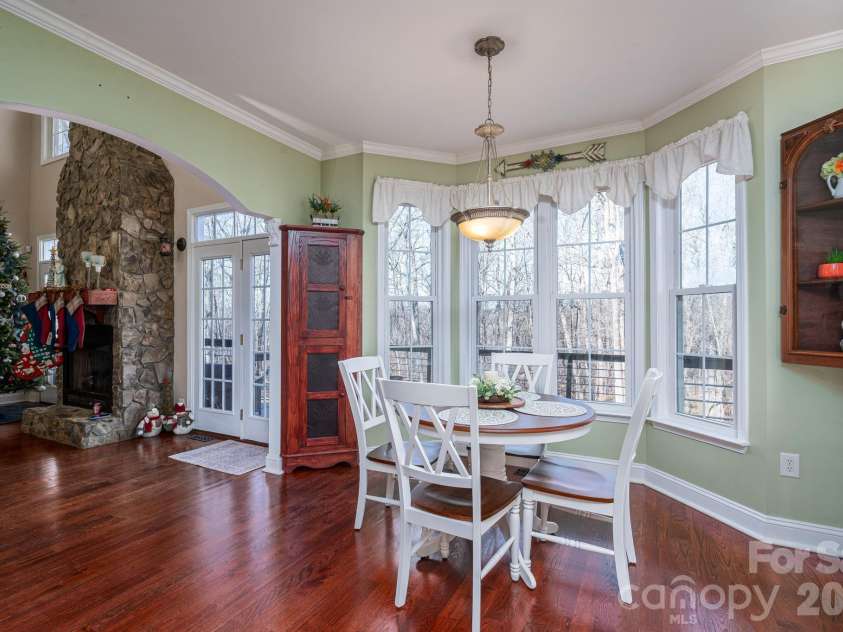 3272 Oak Ridge Circle, Lincolnton, NC 28092.  MLS# CAR4326397, YatesRealty ID 13550. 