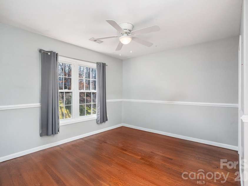 3272 Oak Ridge Circle, Lincolnton, NC 28092.  MLS# CAR4326397, YatesRealty ID 13550. 