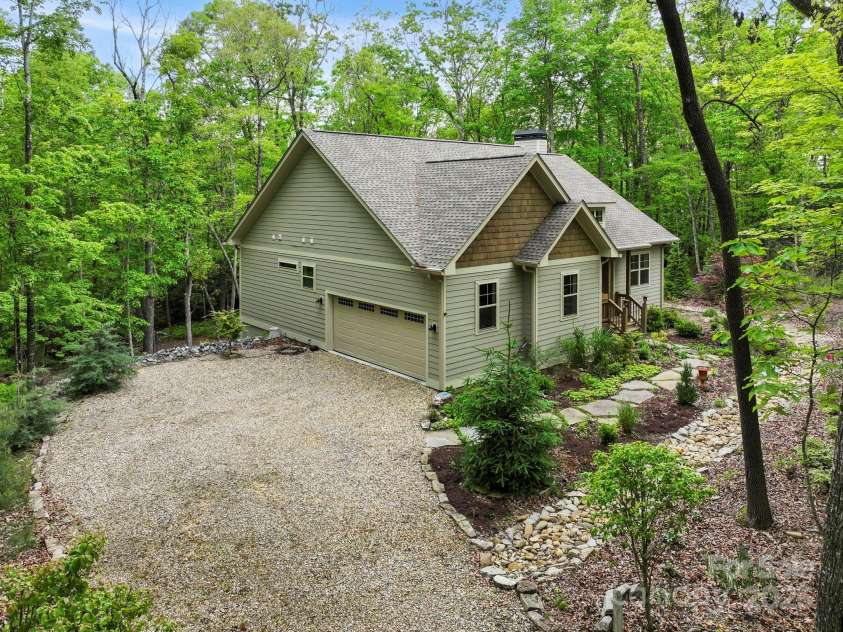 355 Frazier Road, Brevard, NC 28712.  MLS# CAR4257621, YatesRealty ID 13550. 