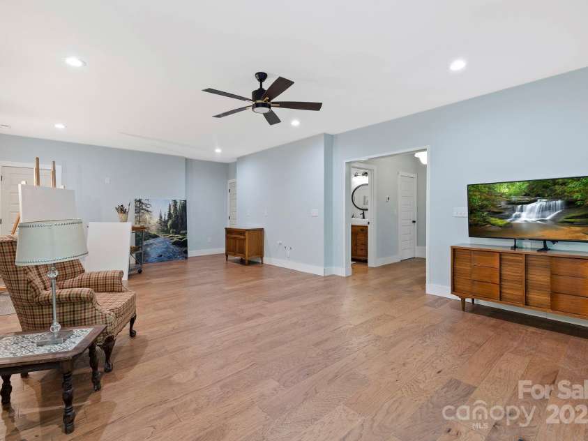 355 Frazier Road, Brevard, NC 28712.  MLS# CAR4257621, YatesRealty ID 13550. 