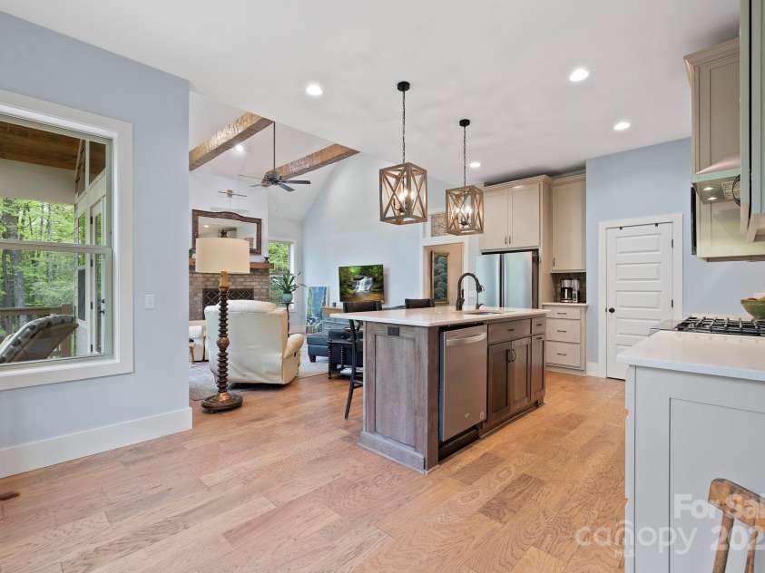 355 Frazier Road, Brevard, NC 28712.  MLS# CAR4257621, YatesRealty ID 13550. 