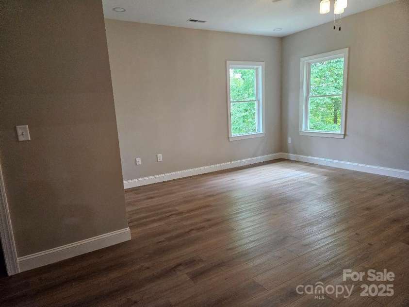 2442 Falcon Lane, Statesville, NC 28625.  MLS# CAR4256815, YatesRealty ID 13551. 