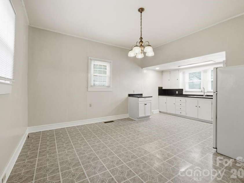 625 Main Street, Kannapolis, NC 28081.  MLS# CAR4365861, YatesRealty ID 13552. Dining Area