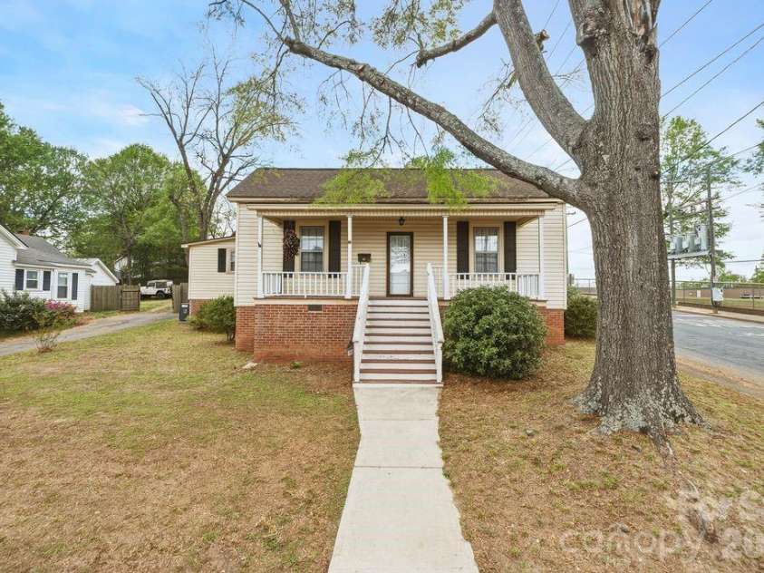 625 Main Street, Kannapolis, NC 28081.  MLS# CAR4365861, YatesRealty ID 13552. Front View