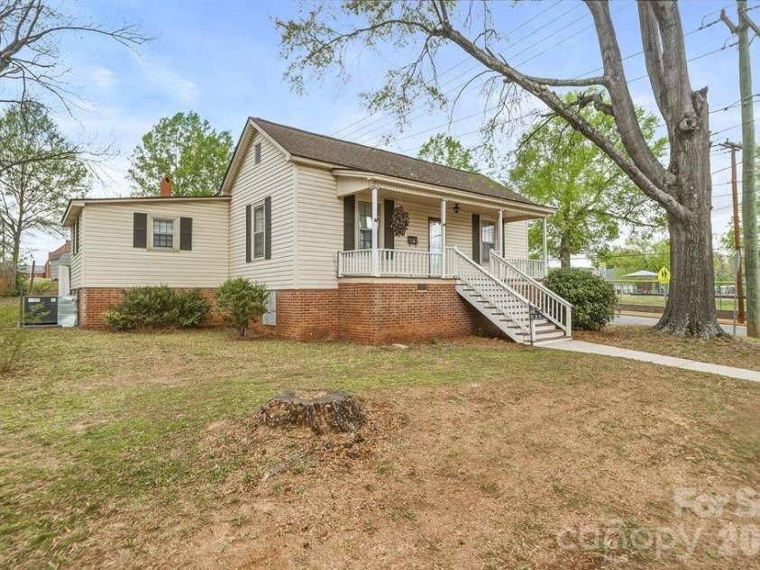 625 Main Street, Kannapolis, NC 28081.  MLS# CAR4365861, YatesRealty ID 13552. Front View