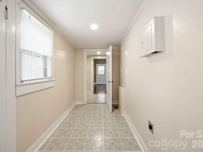 625 Main Street, Kannapolis, NC 28081.  MLS# CAR4365861, YatesRealty ID 13552. Laundry Area