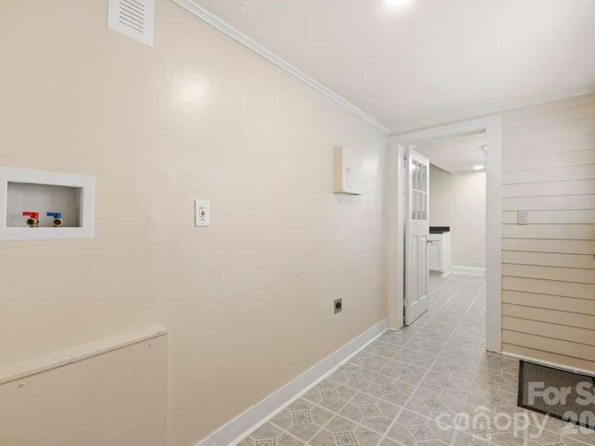 625 Main Street, Kannapolis, NC 28081.  MLS# CAR4365861, YatesRealty ID 13552. Laundry Area