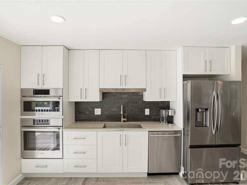 19011 Kailua Circle, Tega Cay, SC 29708.  MLS# CAR4367824, YatesRealty ID 13553. 