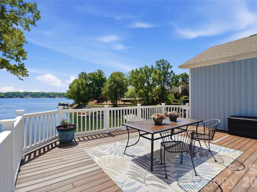 19011 Kailua Circle, Tega Cay, SC 29708.  MLS# CAR4367824, YatesRealty ID 13553. 