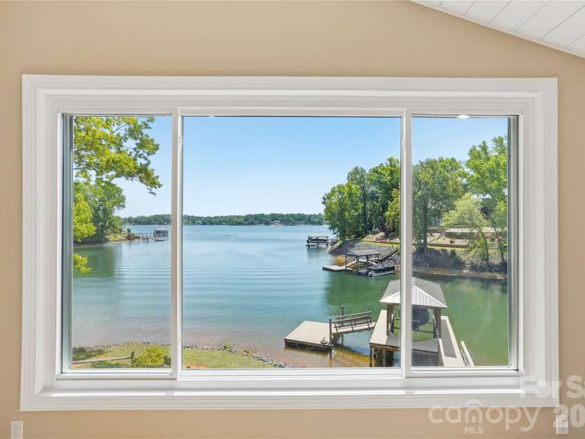 19011 Kailua Circle, Tega Cay, SC 29708.  MLS# CAR4367824, YatesRealty ID 13553. 
