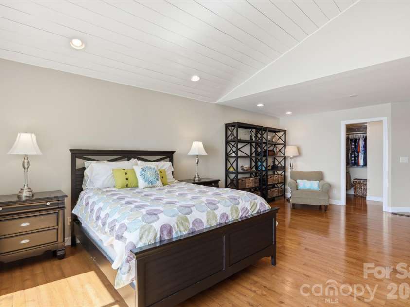 19011 Kailua Circle, Tega Cay, SC 29708.  MLS# CAR4367824, YatesRealty ID 13553. 