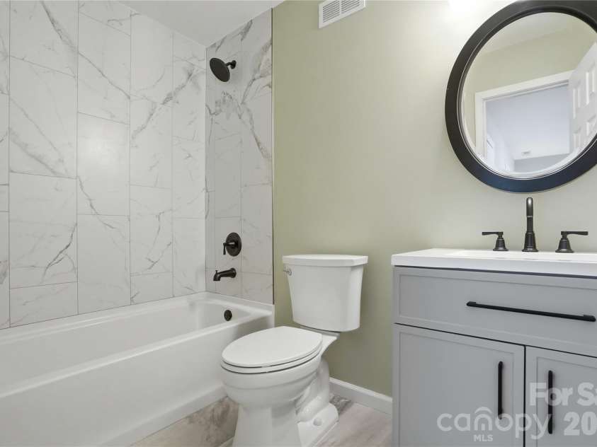 19011 Kailua Circle, Tega Cay, SC 29708.  MLS# CAR4367824, YatesRealty ID 13553. 